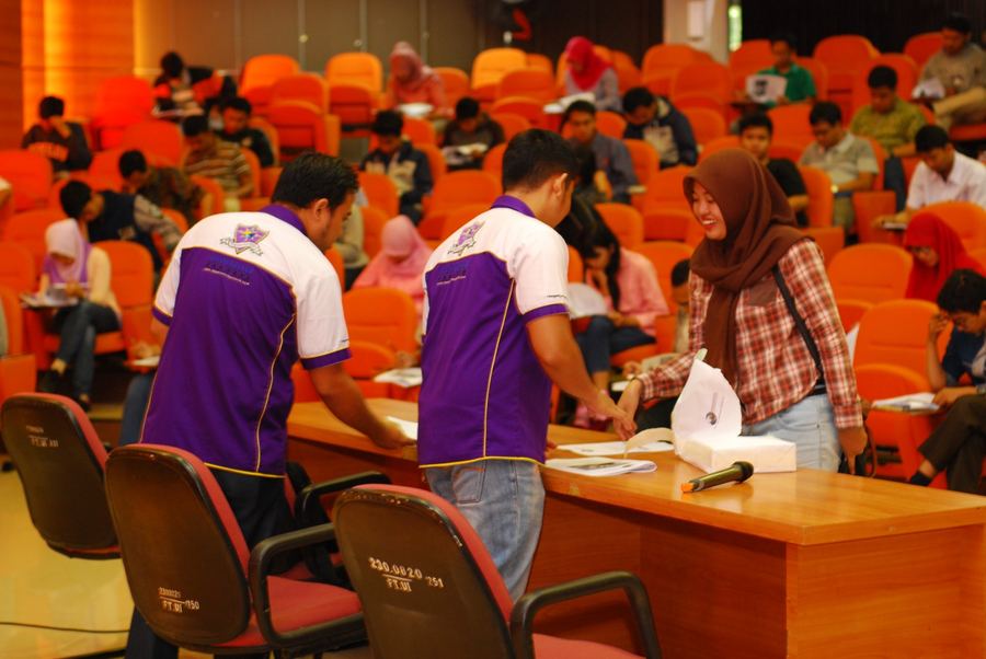 Seminar bahasa Inggris